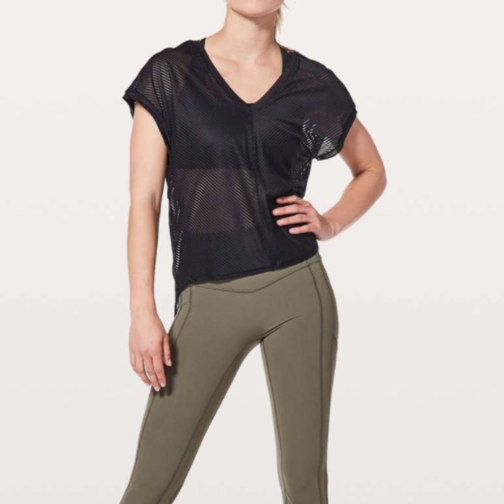 Lululemon black workout top